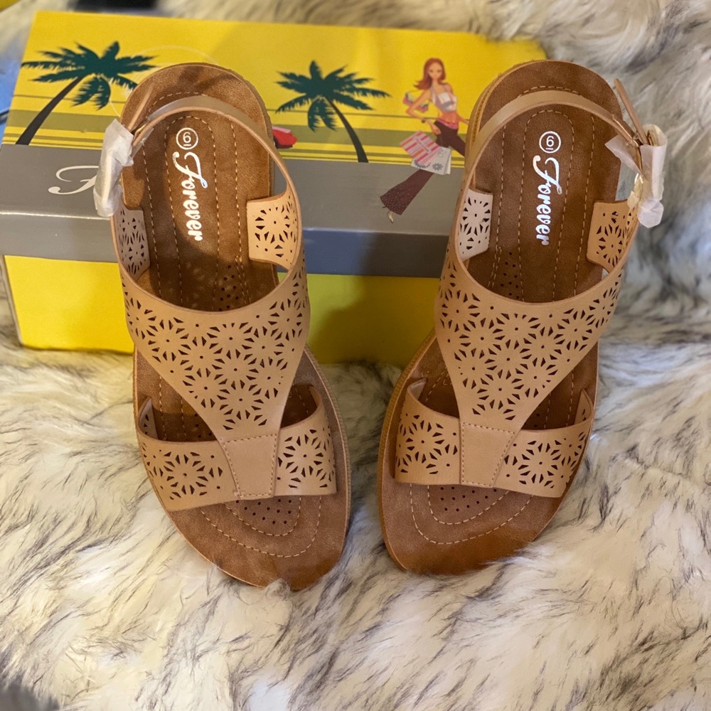 Forever women's sandals size 6